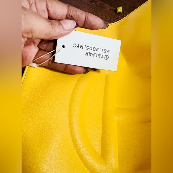 Brand new, not taken out of original package. TELFAR Yellow medium tote bag - Picture 9 of 9